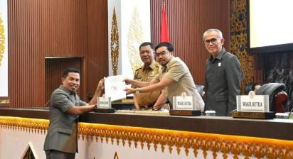 Rapat Paripurna Laporan Panitia Khusus Terhadap Pembahasan LKPJ Pemerintah Kota Pekanbaru Tahun 2023